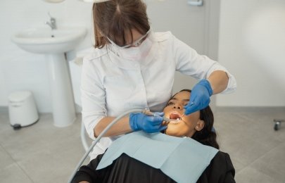 Clareamento dental em São Miguel do Oeste: processo, opções e cuidados