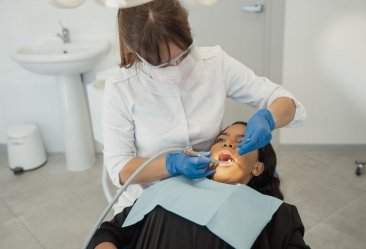 Clareamento dental em São Miguel do Oeste: processo, opções e cuidados