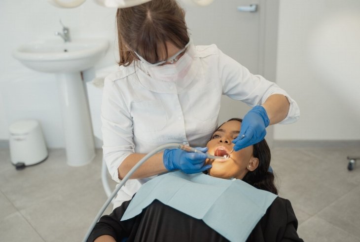 Clareamento dental em São Miguel do Oeste: processo, opções e cuidados