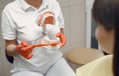 Tratamento de dentes tortos: orientações práticas e completas